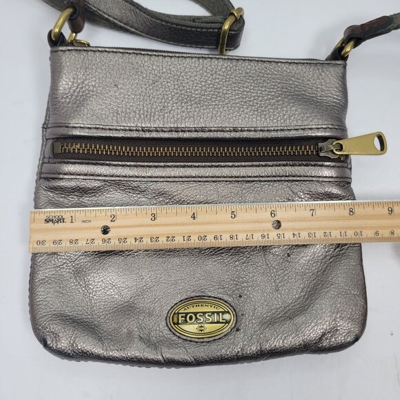 FOSSIL Women's Metallic Pewter Pebbled Leather Crossbody Bag - Picture 8 of 9